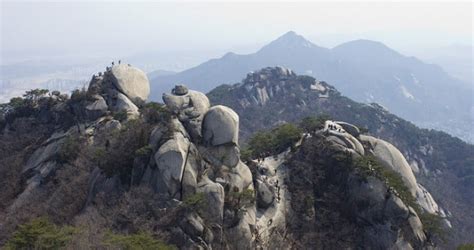 한국 산 순위: 산을 오르며 생각하는 이상한 일상